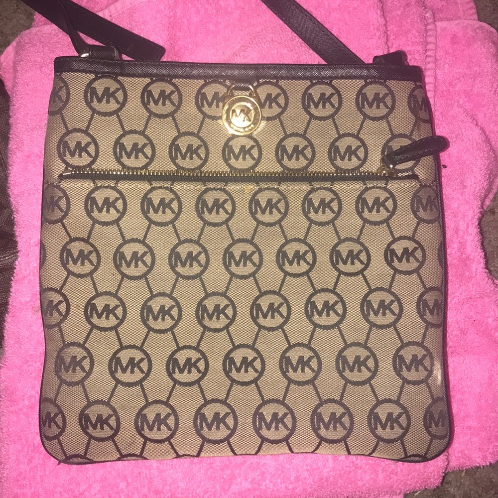 Micheal Kors Crossbody Purse
